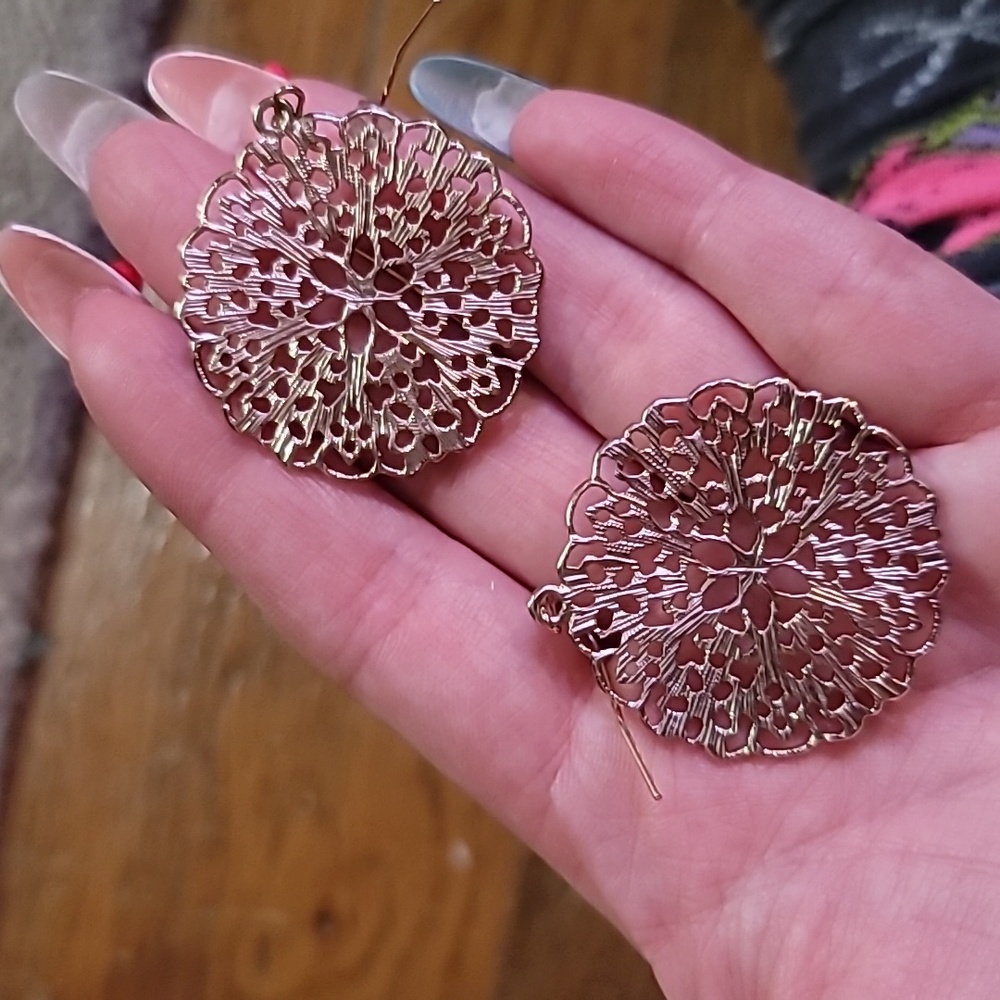 Filigree earrings - Picture 3 of 3